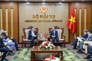 Thứ trưởng Vũ Chiến Thắng làm việc với Bộ trưởng Lao động I-xra-en để thúc đẩy hợp tác lao động