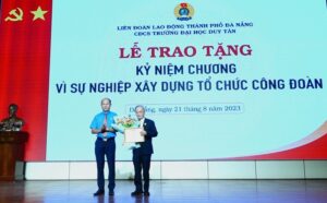 Lấy Ý Kiến Nhân Dân Về Đề Nghị Tặng Danh Hiệu “Anh Hùng Lao Động” Cho Bà Lê Nữ Thùy Dương